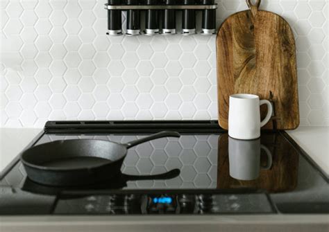 Induction Cooker vs. Gas Stove: Things To Consider Before Buying