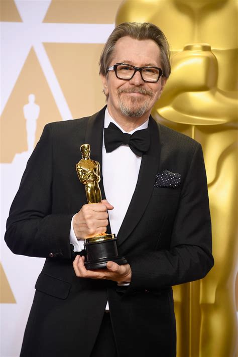 Watch Gary Oldman's Best Actor 2018 Oscar Speech - Oscars 2018 News ...