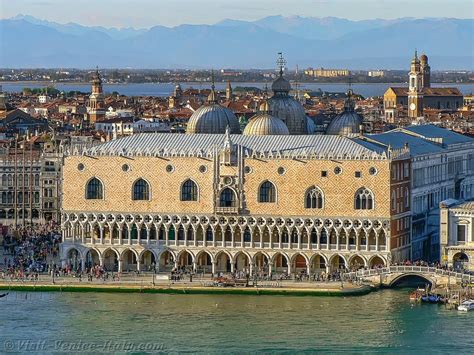 Doge's Palace Architecture Slits Oriental Style Venice Italy