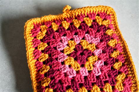 meanderings . . . : crochet: granny square potholders