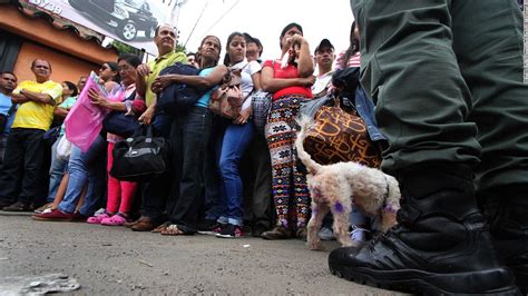 El puente que les da esperanza a los venezolanos - CNN Video