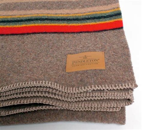 PENDLETON WOOLEN MILLS Retro Yakima Carry Blanket/Throw in Brown