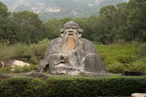 /Statue_of_Lao_Tzu_in_Quanzhou. | Lao tse, Tao te ching, Taoismo