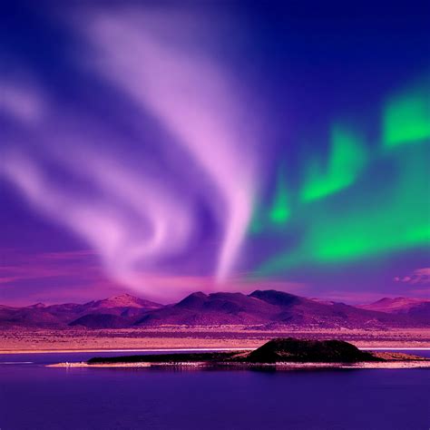 2932x2932 Resolution Aurora Borealis Canada Ipad Pro Retina Display Wallpaper - Wallpapers Den