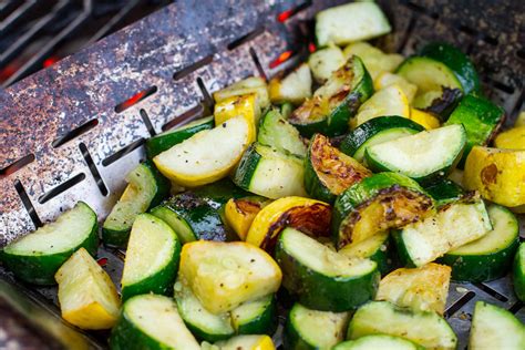 Top Tips for Grilling Vegetables | Tips & Techniques | Weber Grills ...