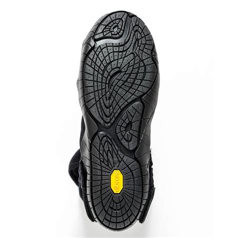 Vibram Furoshiki Winter Shoes, Boots | Feelboosted.com