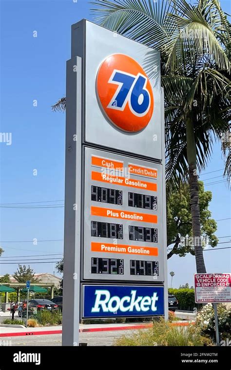 Union 76 gas station hi-res stock photography and images - Alamy