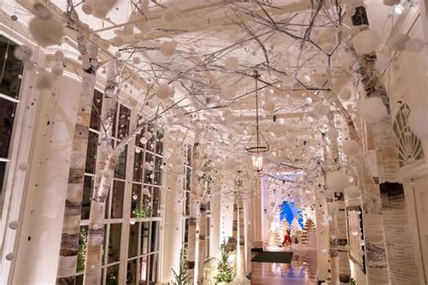 Jill Biden Unveils White House Holiday Decorations, Complete with Life ...