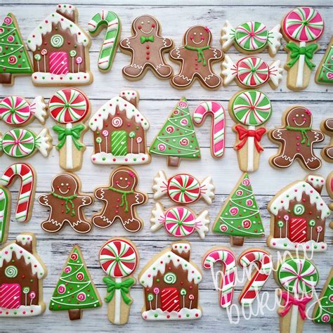 Banana Bakery - Timeline Photos | Royal icing christmas cookies, Cute christmas cookies ...