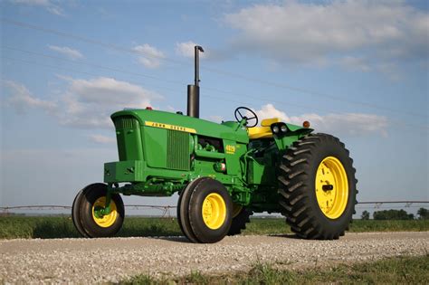 The John Deere 4020 New Generation Tractor - Green Magazine