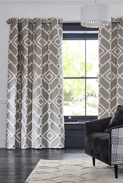 Choosing the Right Curtain Fabrics for your Home - Homelane