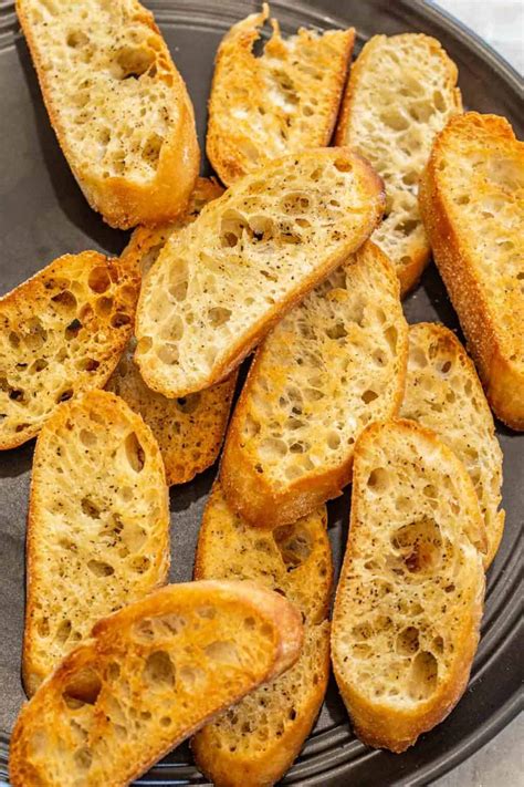 Easy Crostini Recipe (Baked Crostini Bread)