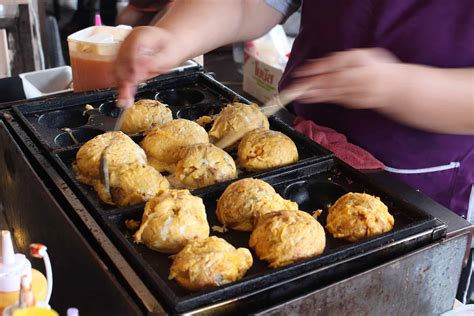 Looking for a takoyaki pan? Here are the top 7!