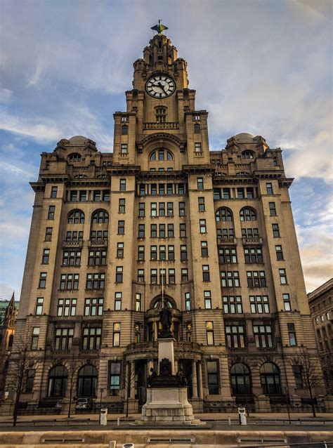 Royal Liver Building, Liverpool [3088x4160] [OC] : britpics