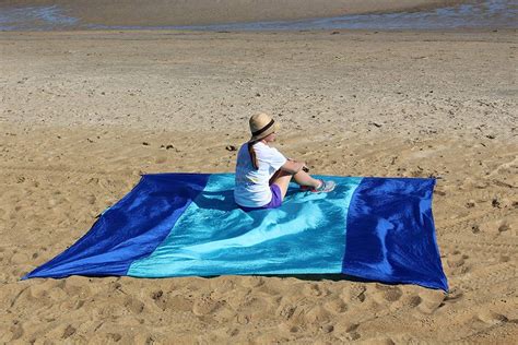 Sand-Proof Beach Blanket | Cool Beach Gadgets | POPSUGAR Smart Living Photo 5