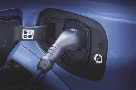 Electric vehicle. Ford develops ultra-fast charging cable - Ace Mind