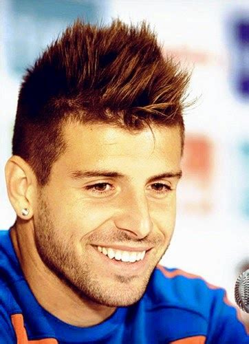 Hairstyle Advice: Miguel Veloso hairstyle