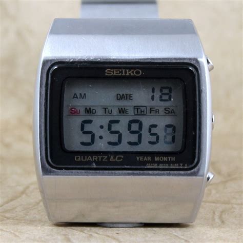 Retro Digital Watch Vintage Gents Seiko Quartz by ASecondTime