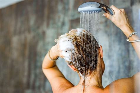 What Is Hair Cycling? Dermatologists Weigh in on This Viral Beauty ...