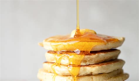 Fluffy buttermilk pancakes recipe | easyFood