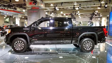 GMC Debuts AT4 Off-Road Trim On 2019 Sierra | AutoTrader.ca