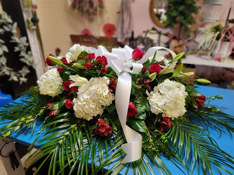 Sympathy Tributes - The Flowergirl Florist Petersburg, VA