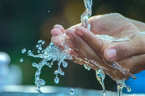 hands, water, color, approach, source, hand, blue, green, background | Pikist