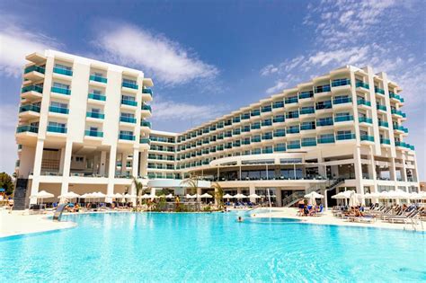 NissiBlu Beach Resort - Nissi Bay Ayia Napa hotels | Jet2holidays