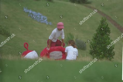 Pui Fan Lee Actress Filming Teletubbies Foto stock editorial - Imagem stock | Shutterstock