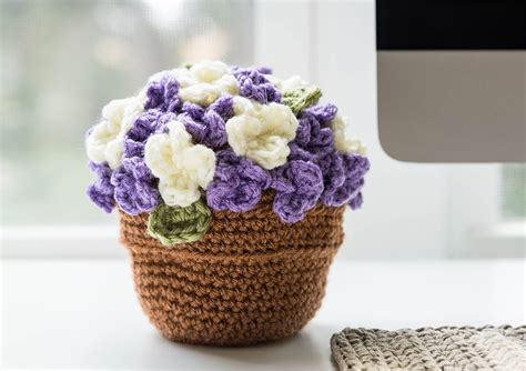 Crochet Flower Pot - Sewrella