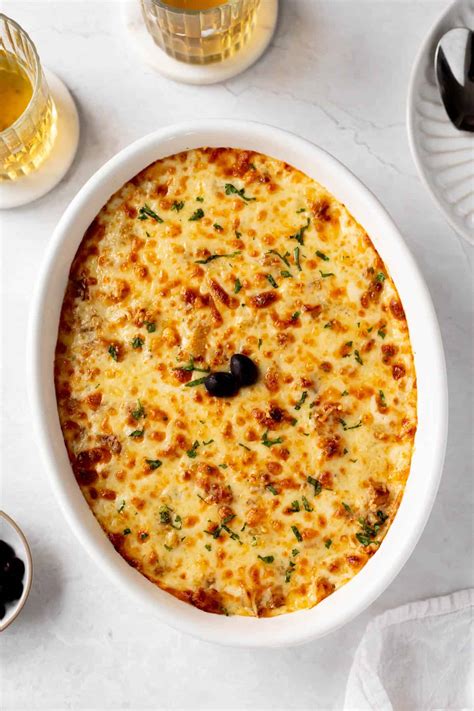 Bacalhau com natas (Portuguese salted cod with cream sauce)