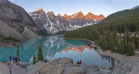 Moraine Lake - Wikipedia