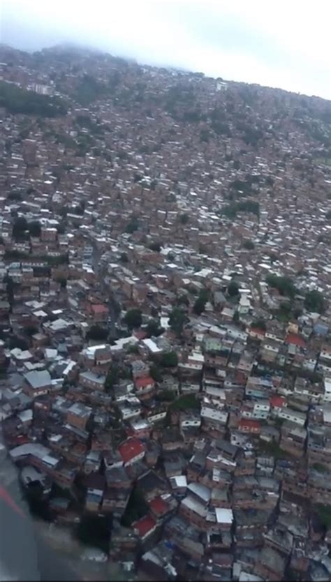 Petare, Caracas, Venezuela : r/UrbanHell