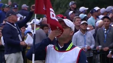 Video: Matt Fitzpatrick's caddie had cool gesture after US Open win