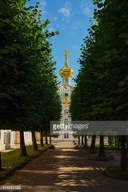 122 Peterhof Gardens Stock Photos, High-Res Pictures, and Images - Getty Images