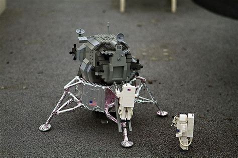 Lego Lunar Lander | Lego spaceship, Lego, Lego moc