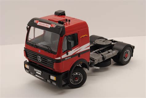 Italeri Mercedes 1844 - Model Trucks: Big Rigs and Heavy Equipment ...