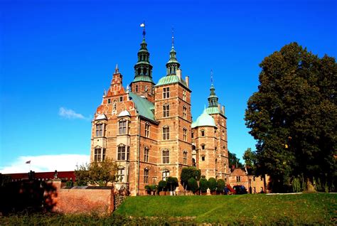 loveisspeed.......: Rosenborg Castle or Rosenborg Slot is a renaissance castle located in ...