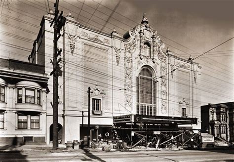 San Francisco Theatres: The Castro Theatre: history and exterior views