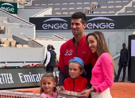 Novak Djokovic's moving embrace with his family after the Roland Garros ...