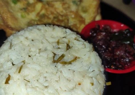 Resep Nasi Daun Jeruk oleh Hardiyani Iyan - Cookpad