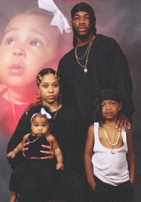 I see your so 90's family photos and raise you 1 90's family photo, with bonus matching du-rags ...