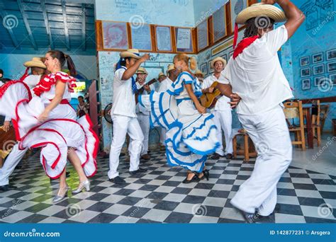 Dancers and Musicians Perform Cuban Folk Dance Editorial Photo - Image of festival, costume ...