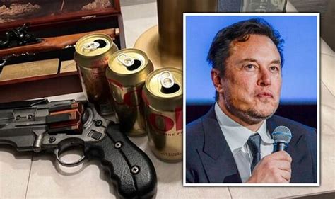 Elon Musk sparks internet frenzy with picture of his 'bedside table' | US | News | Express.co.uk