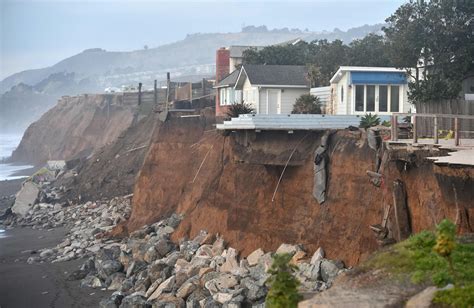 El Nino storms put coastal California homes in danger