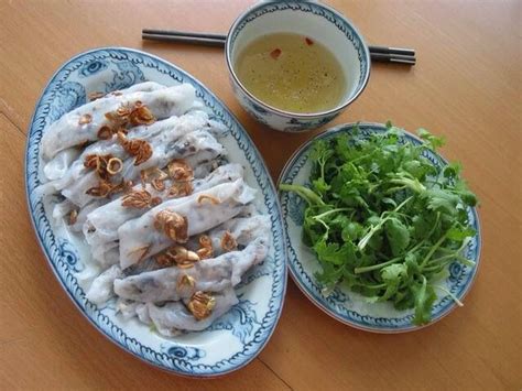 Steamed pancake rolls w pork filling (bánh cuốn) for my breakfast