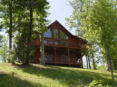 Take a Multi-Family Vacation in a Three Bedroom Cabin in Murphy NC