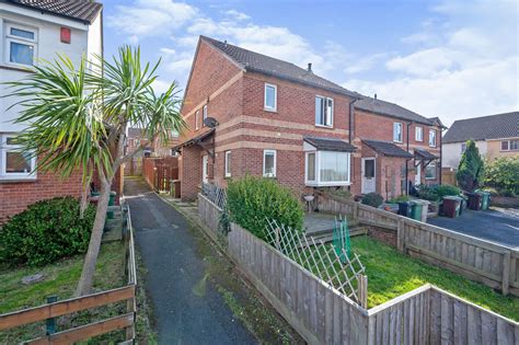 2 bed terraced house for sale in Holebay Close, Plymouth PL9 - Zoopla