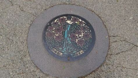 Manhole Art (27 pics)