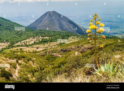 El salvador landscape hi-res stock photography and images - Alamy